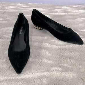 Jeffrey Campbell black velvet, pointy toe pearl embellished flats sz 7.5